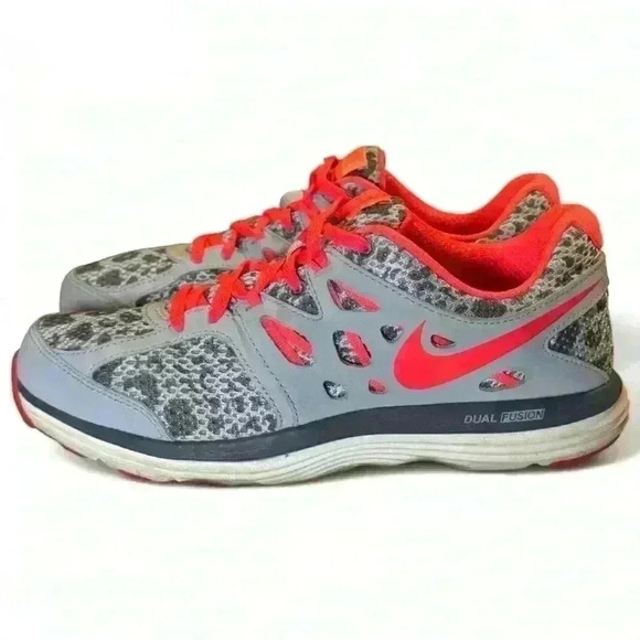 Nike Dual Fusion Lite Low Coral/Grey Cheetah-women’s 7.5 - Picture 3 of 6